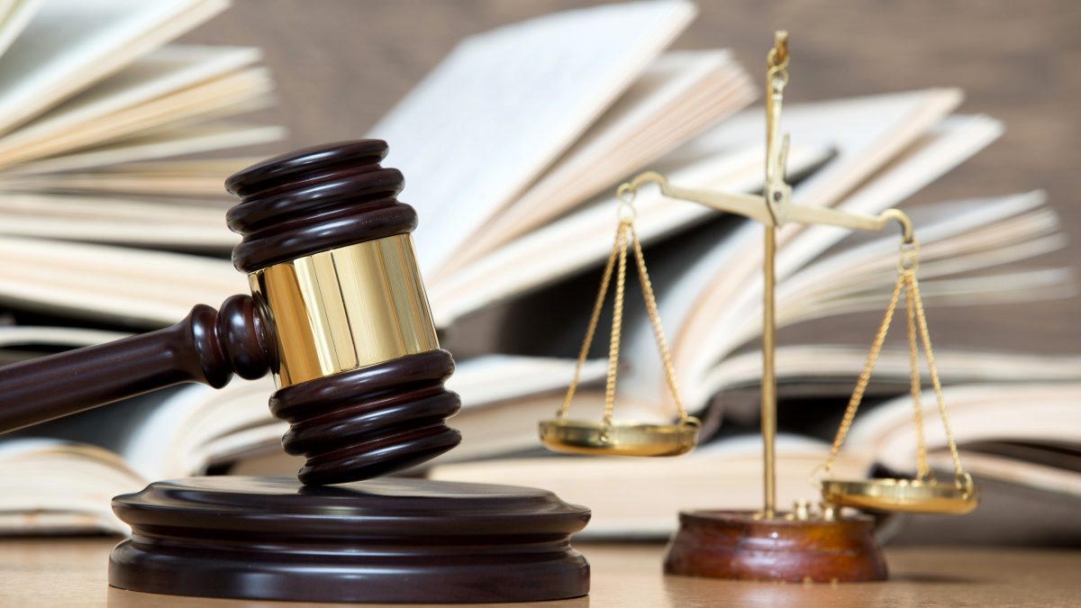 different opinions of expert witnesses